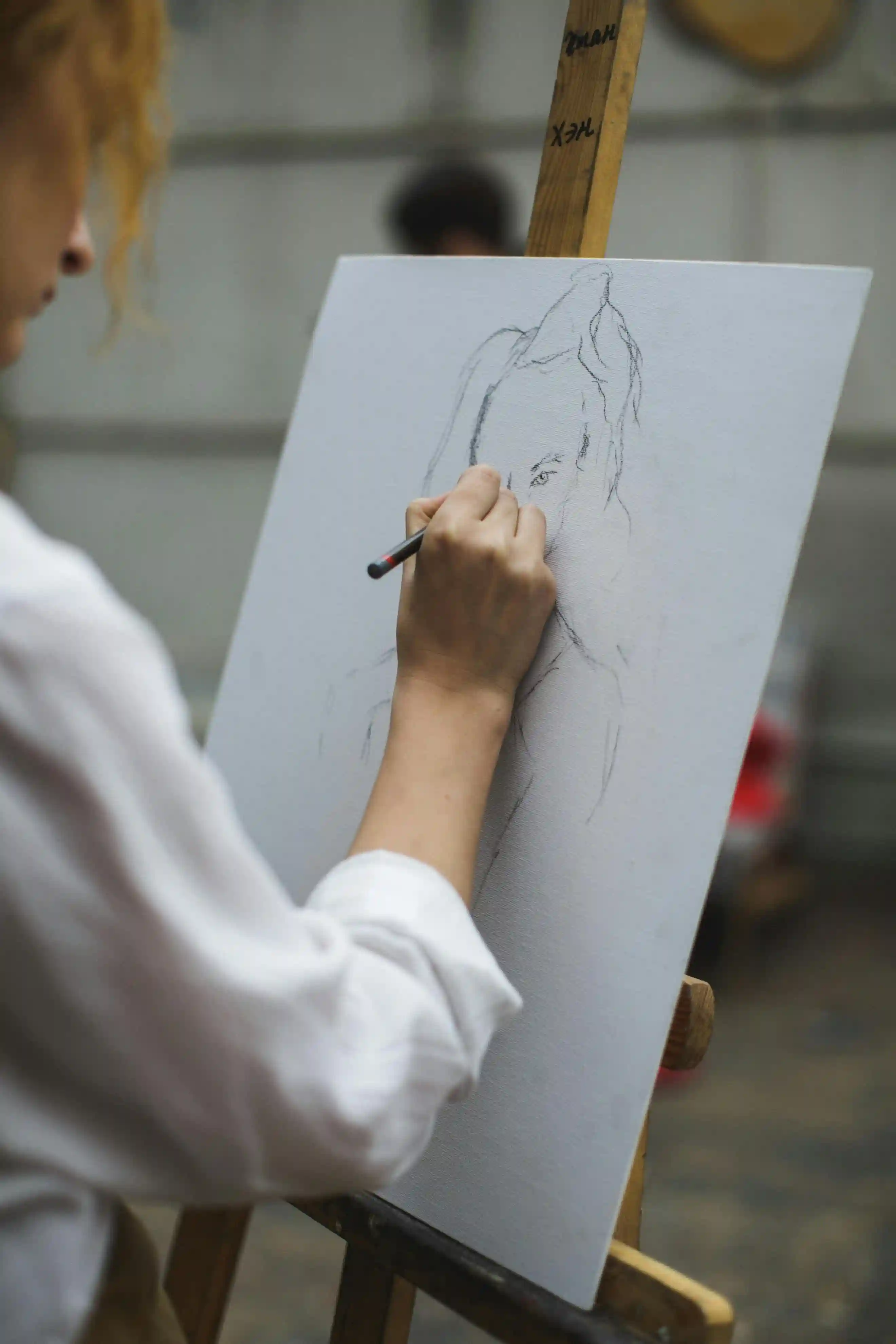 A student learning art at home